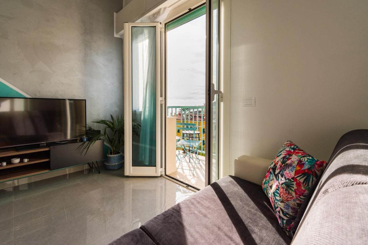 Casa Acqua Marina - 1 Min From The Sea, Wi-Fi & Air Conditioning, Sea View Balcony Bordighera Exterior photo