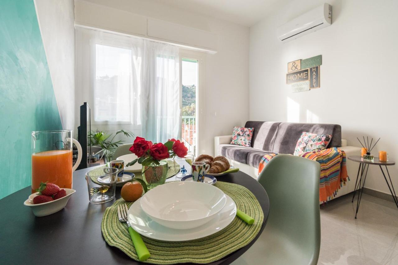Casa Acqua Marina - 1 Min From The Sea, Wi-Fi & Air Conditioning, Sea View Balcony Bordighera Exterior photo